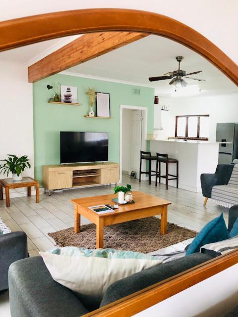 Danville Forest Guest House & Apartments Дърбан Екстериор снимка