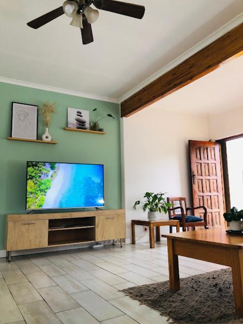 Danville Forest Guest House & Apartments Дърбан Екстериор снимка